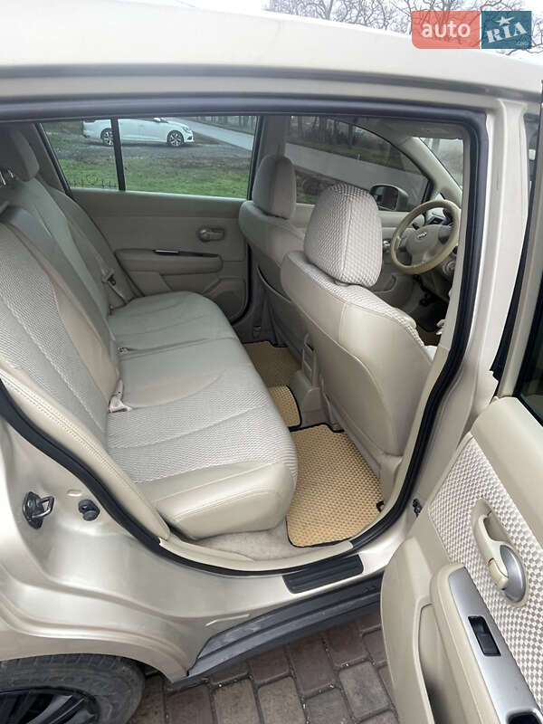 Хэтчбек Nissan TIIDA 2012 в Магдалиновке фото 8 Хэтчбек Nissan TIIDA 2012 в Магдалиновке