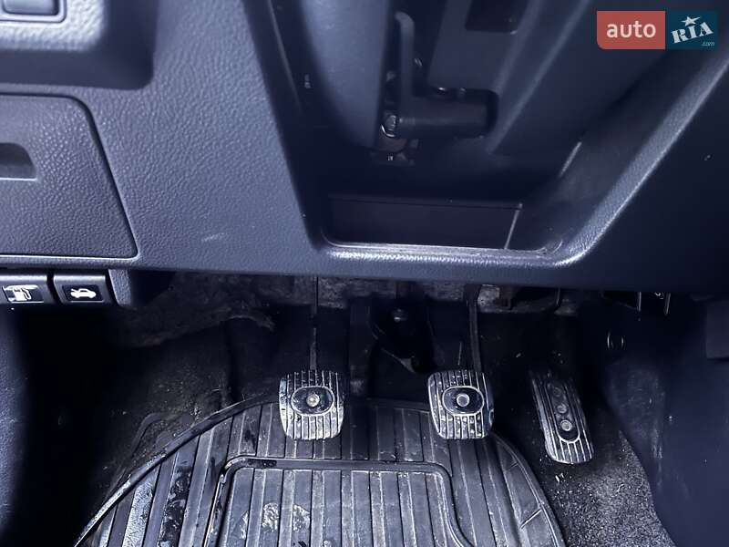 Хэтчбек Nissan TIIDA 2007 в Виннице фото 20 Хэтчбек Nissan TIIDA 2007 в Виннице