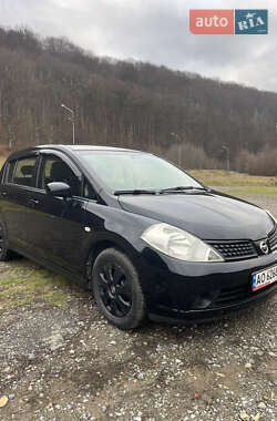 Хэтчбек Nissan TIIDA 2008 в Сваляве