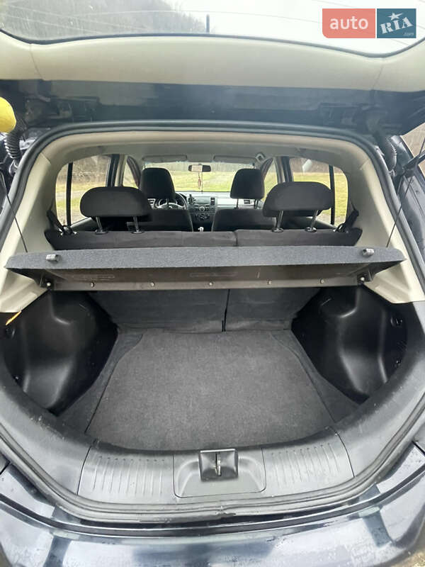 Хэтчбек Nissan TIIDA 2008 в Сваляве