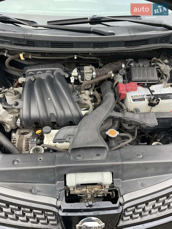 Хэтчбек Nissan TIIDA 2008 в Сваляве