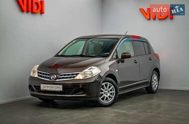 Хэтчбек Nissan TIIDA 2010 в Киеве