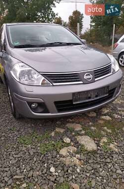 Хэтчбек Nissan TIIDA 2007 в Хмельницком