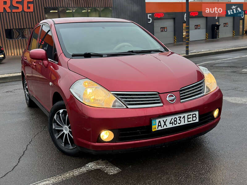 Nissan TIIDA 2007