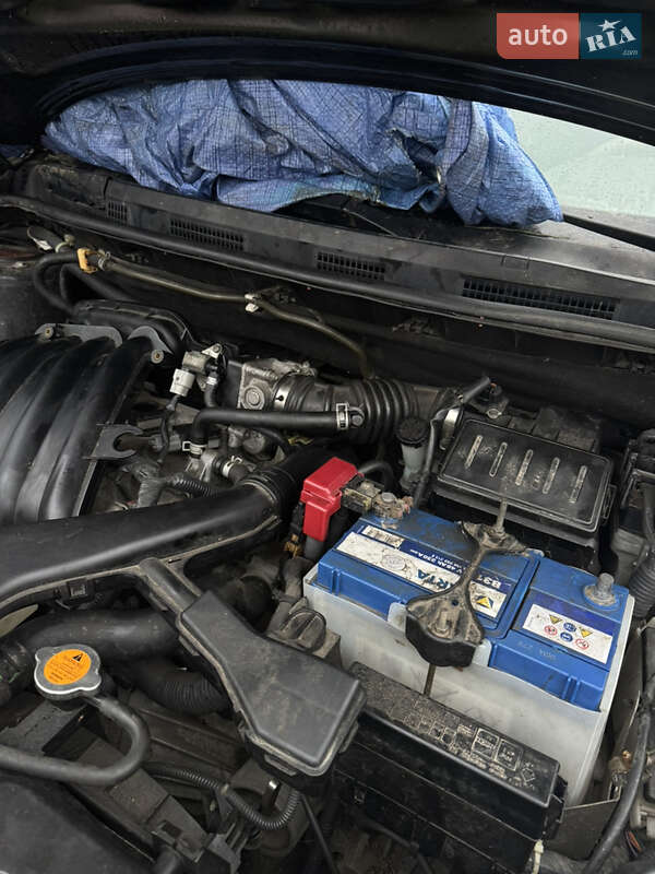 Хэтчбек Nissan TIIDA 2008 в Виннице