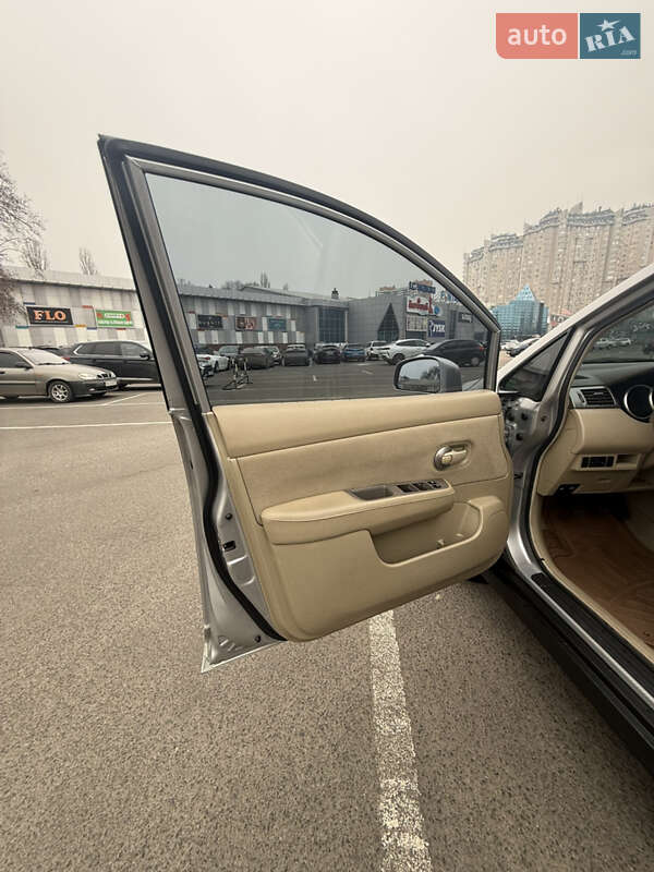 Седан Nissan TIIDA 2007 в Одесі