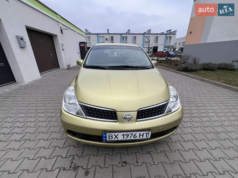 Хэтчбек Nissan TIIDA 2008 в Хмельницком