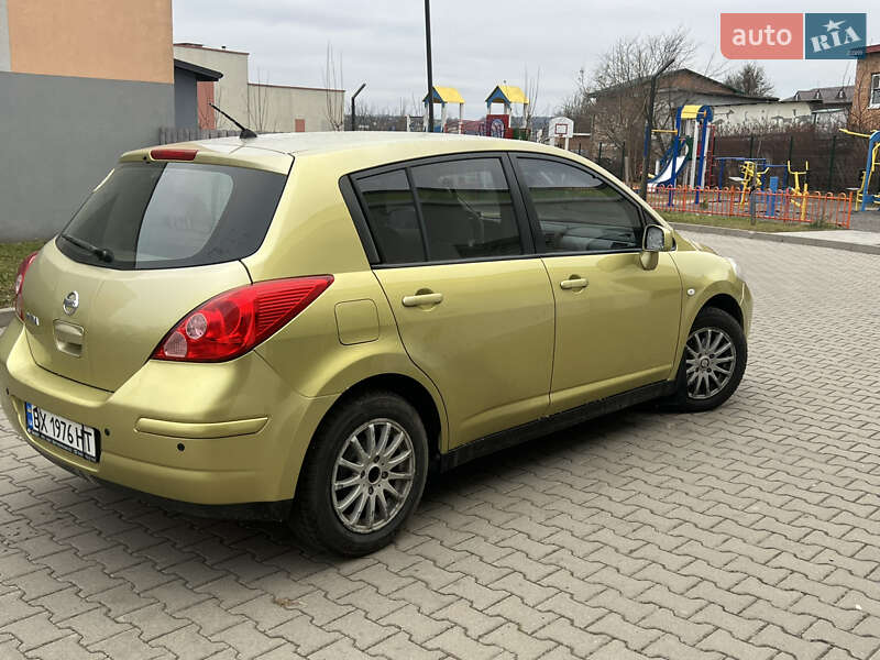 Хэтчбек Nissan TIIDA 2008 в Хмельницком