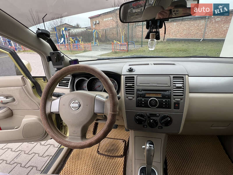 Хэтчбек Nissan TIIDA 2008 в Хмельницком