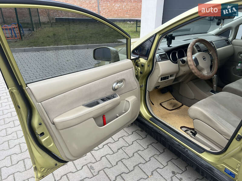 Хэтчбек Nissan TIIDA 2008 в Хмельницком