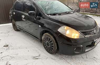 Седан Nissan TIIDA 2011 в Львове