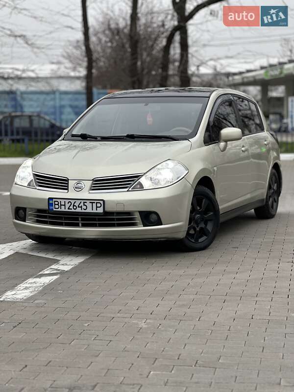 Хетчбек Nissan TIIDA 2006 в Одесі