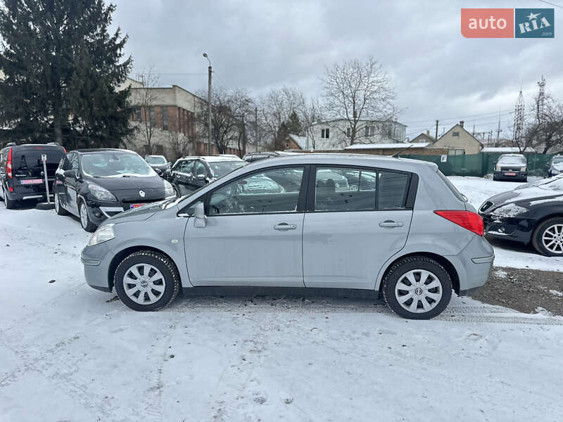 Хэтчбек Nissan TIIDA 2010 в Луцке