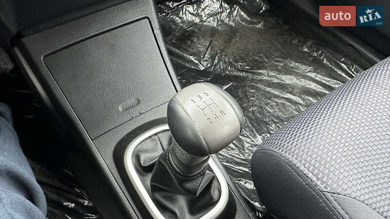 Хэтчбек Nissan TIIDA 2010 в Луцке