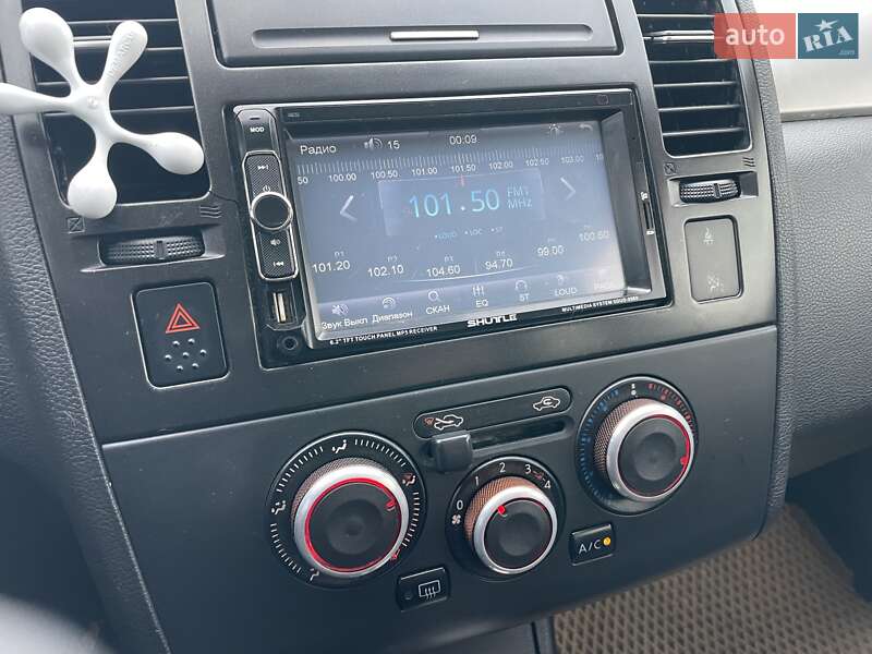 Хетчбек Nissan TIIDA 2008 в Києві