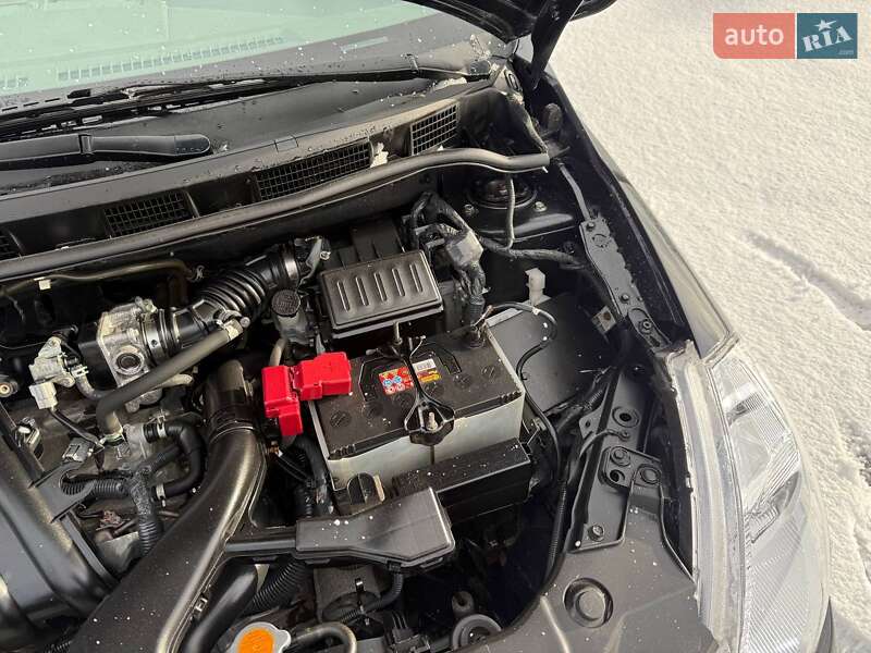 Седан Nissan TIIDA 2008 в Киеве