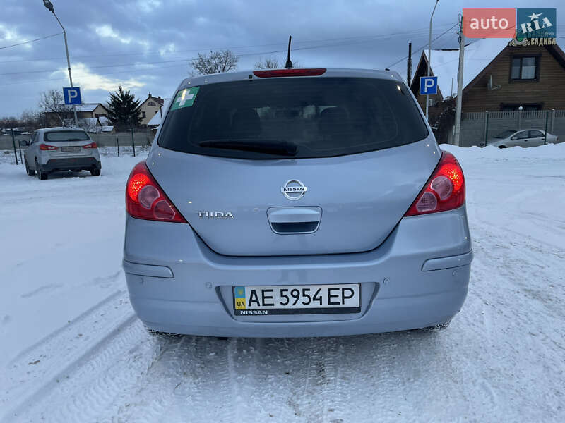 Хетчбек Nissan TIIDA 2011 в Дніпрі