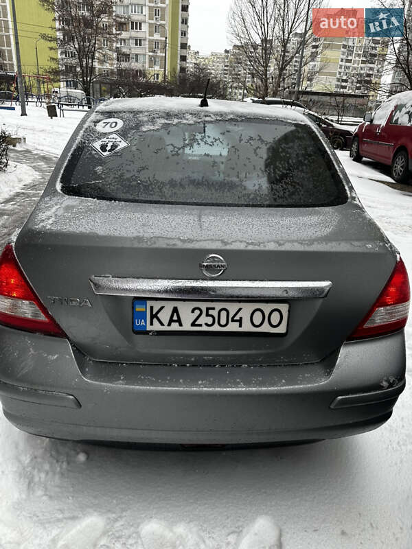 Седан Nissan TIIDA 2008 в Киеве фото 4 Седан Nissan TIIDA 2008 в Киеве