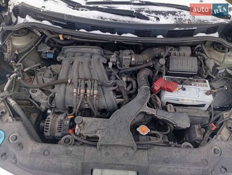 Хэтчбек Nissan TIIDA 2008 в Киеве