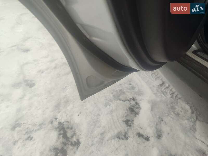 Хэтчбек Nissan TIIDA 2008 в Кропивницком