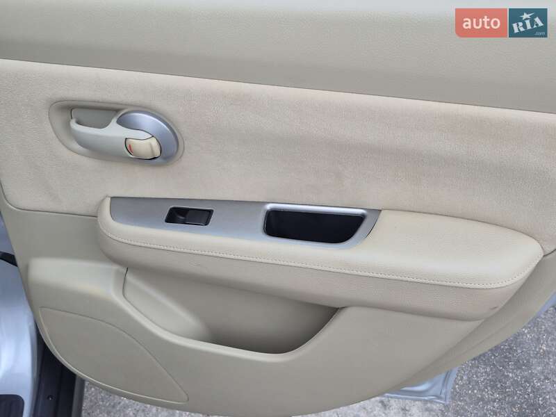 Хэтчбек Nissan TIIDA 2010 в Одессе фото 30 Хэтчбек Nissan TIIDA 2010 в Одессе