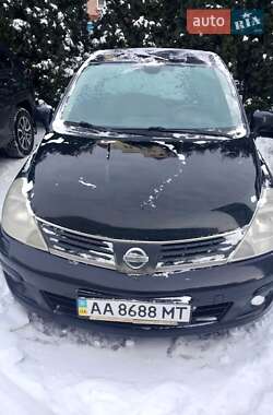 Хэтчбек Nissan TIIDA 2008 в Киеве