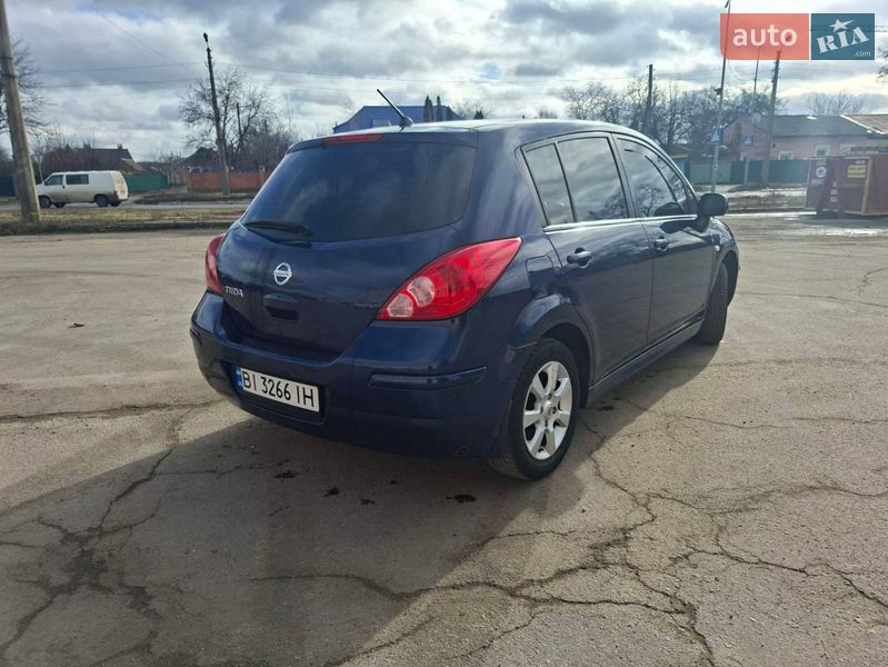 Хэтчбек Nissan TIIDA 2012 в Полтаве