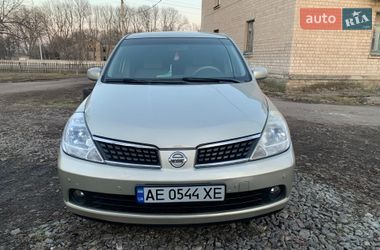 Хэтчбек Nissan TIIDA 2008 в Каменском