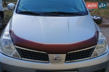 Хэтчбек Nissan TIIDA 2008 в Киеве