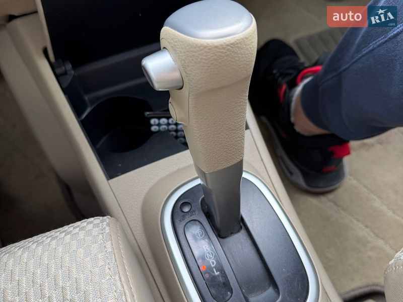 Хэтчбек Nissan TIIDA 2012 в Киеве