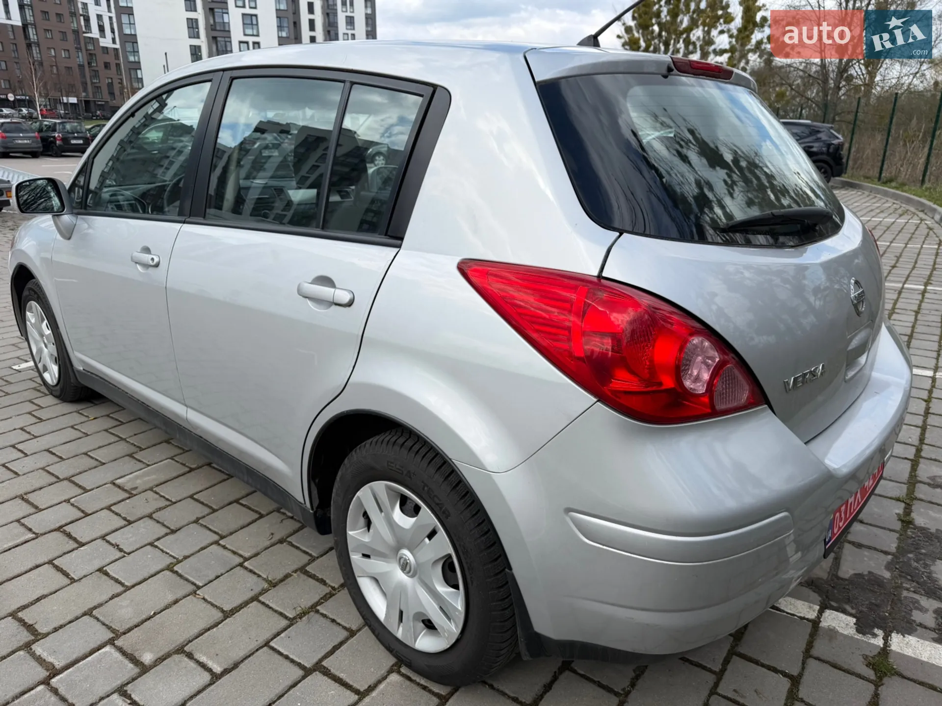 2010 Nissan Tiida - мініатюра 4