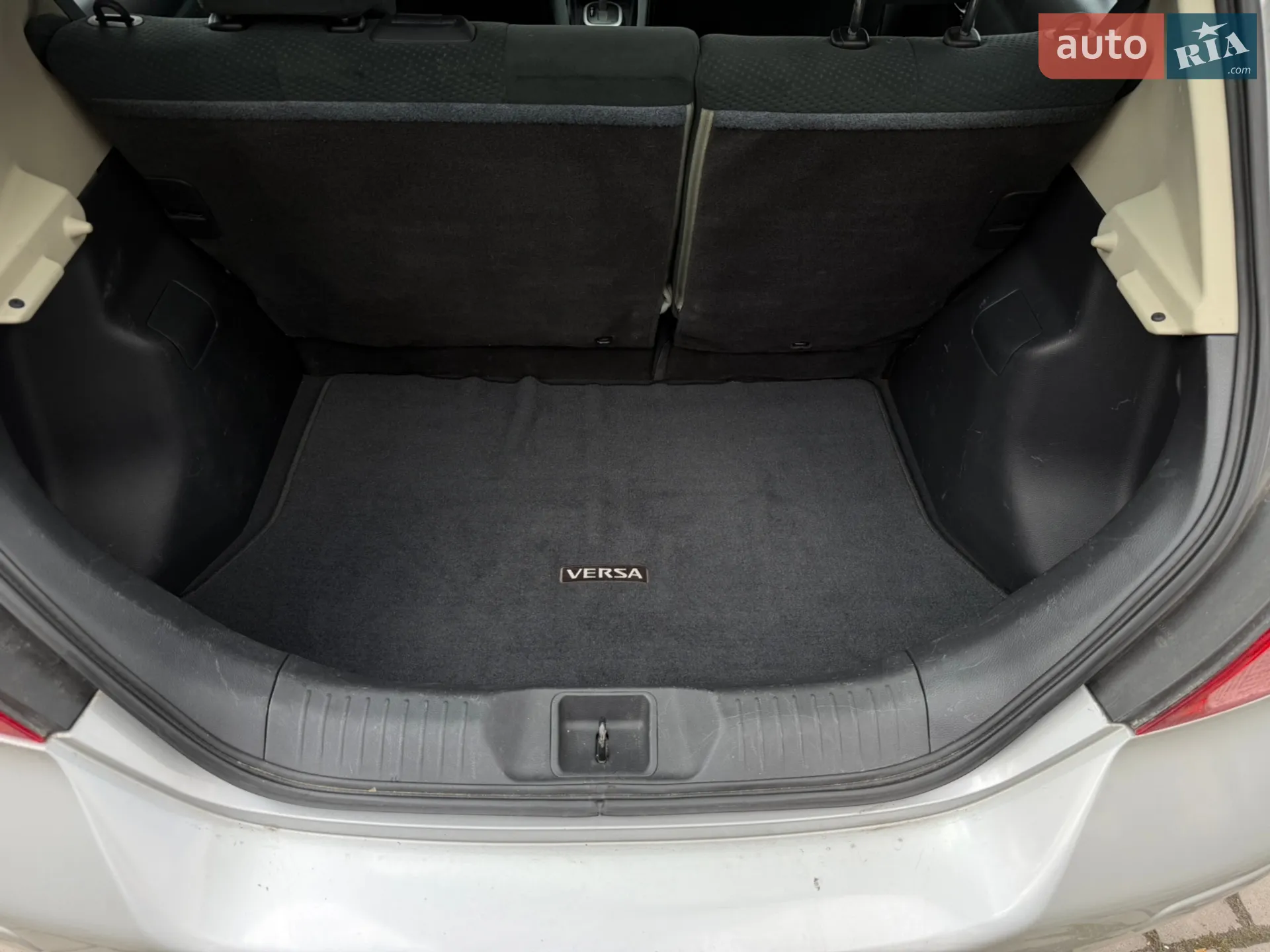 2010 Nissan Tiida - мініатюра 11