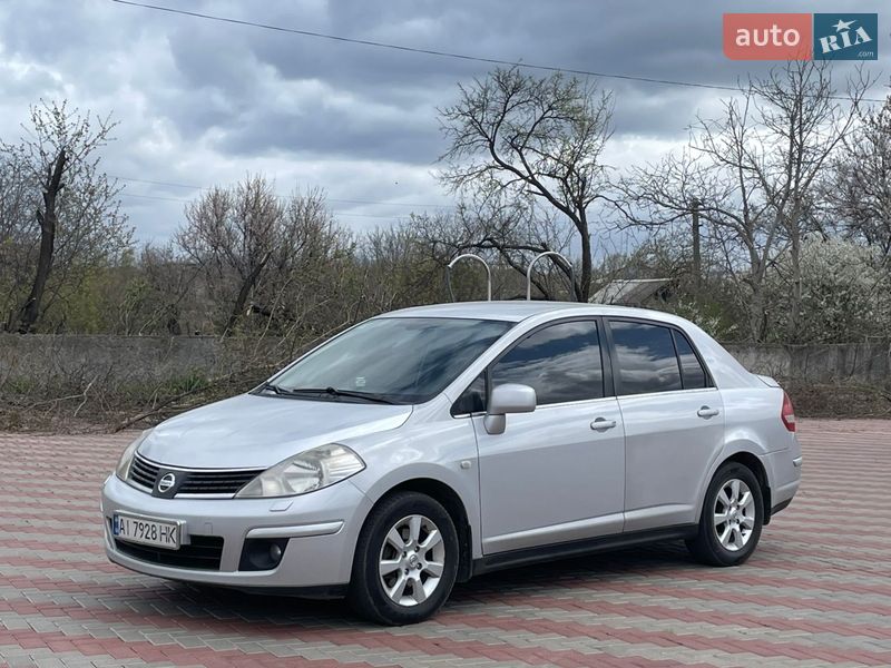 Nissan TIIDA 2007