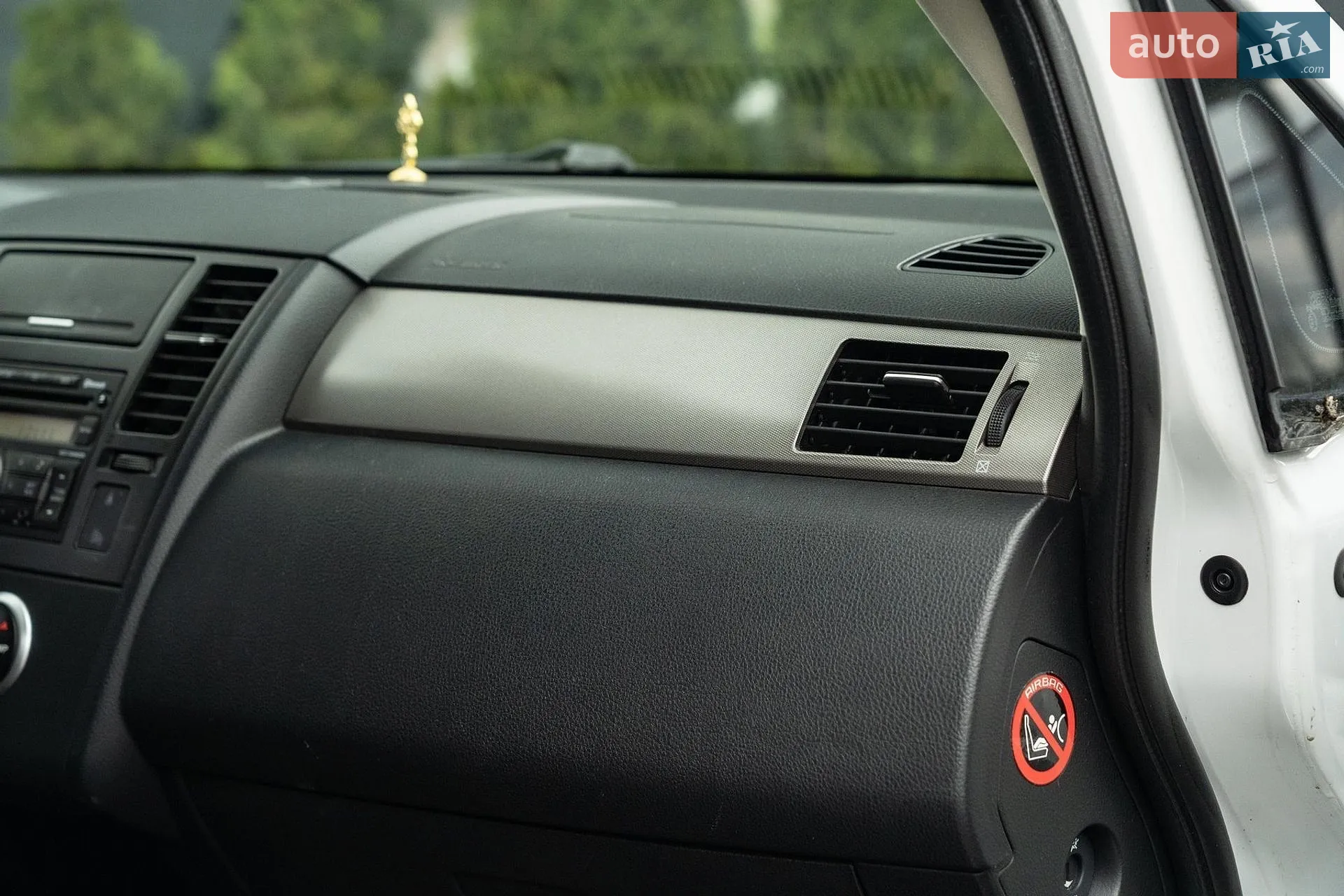 2010 Nissan Tiida - мініатюра 26