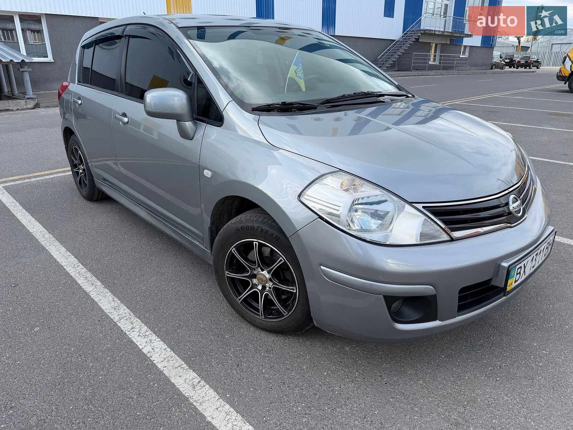 2011 Nissan Tiida - фото 1