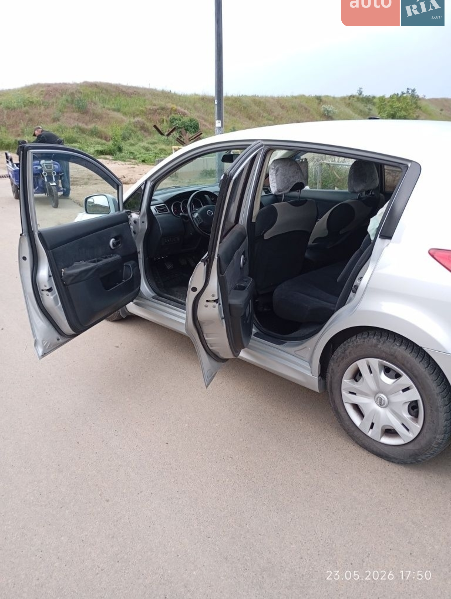 2010 Nissan Tiida - мініатюра 4