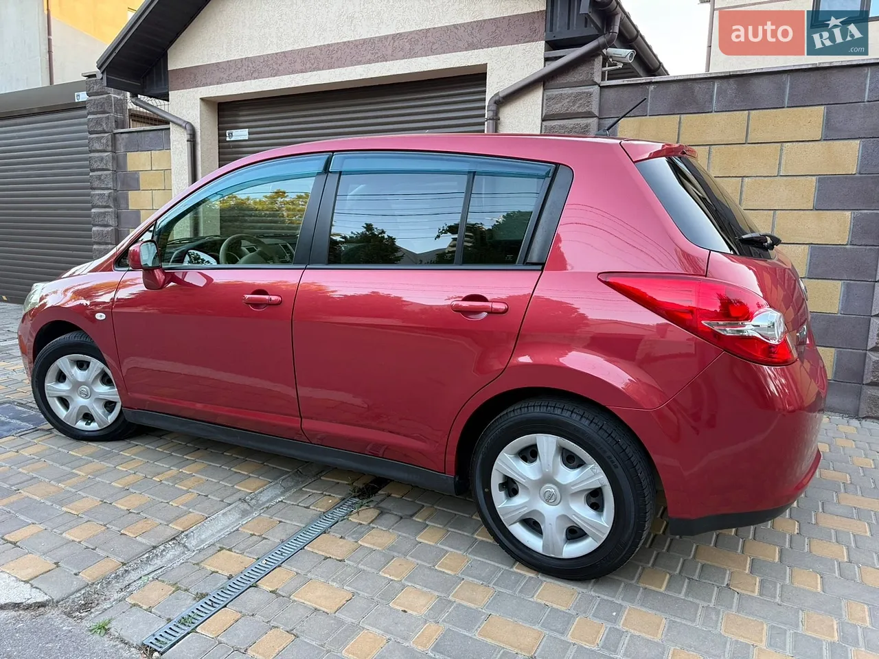 2010 Nissan Tiida - мініатюра 11