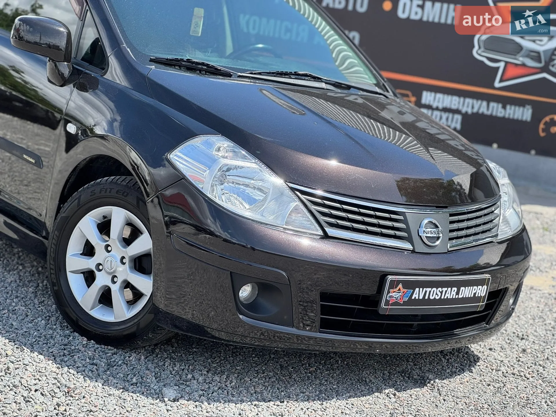 2010 Nissan Tiida - мініатюра 2