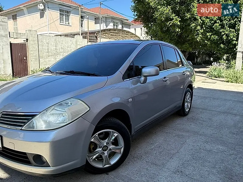Nissan TIIDA