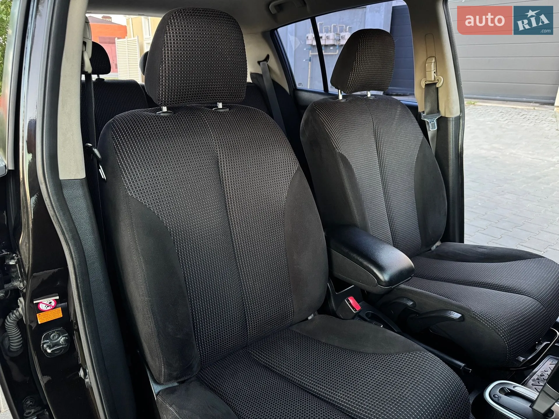 2010 Nissan Tiida - мініатюра 41