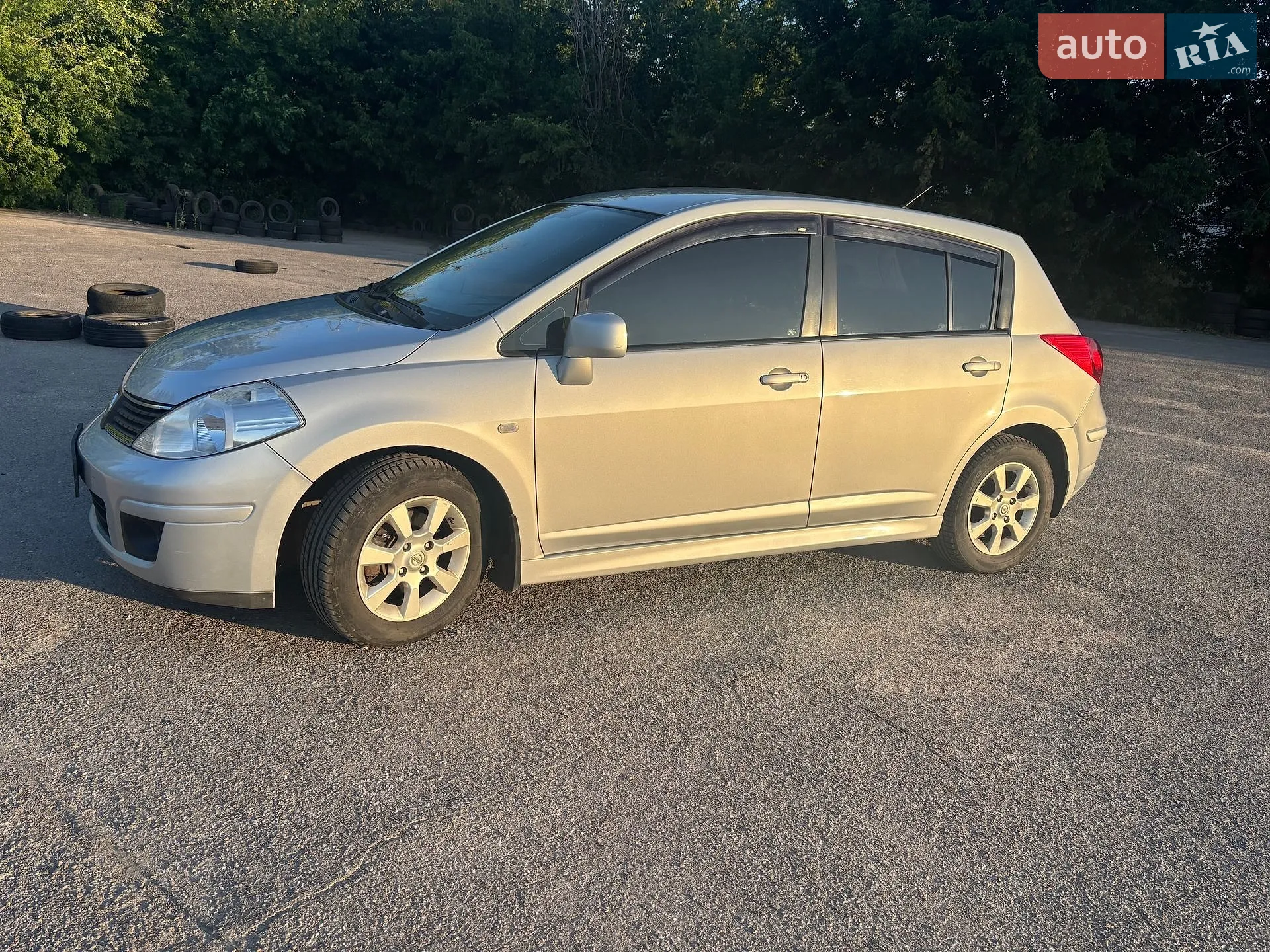 2011 Nissan Tiida - фото 1