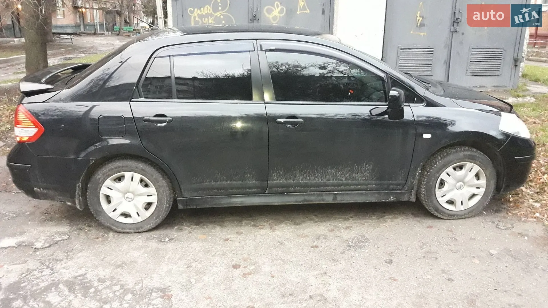 2010 Nissan Tiida - мініатюра 3