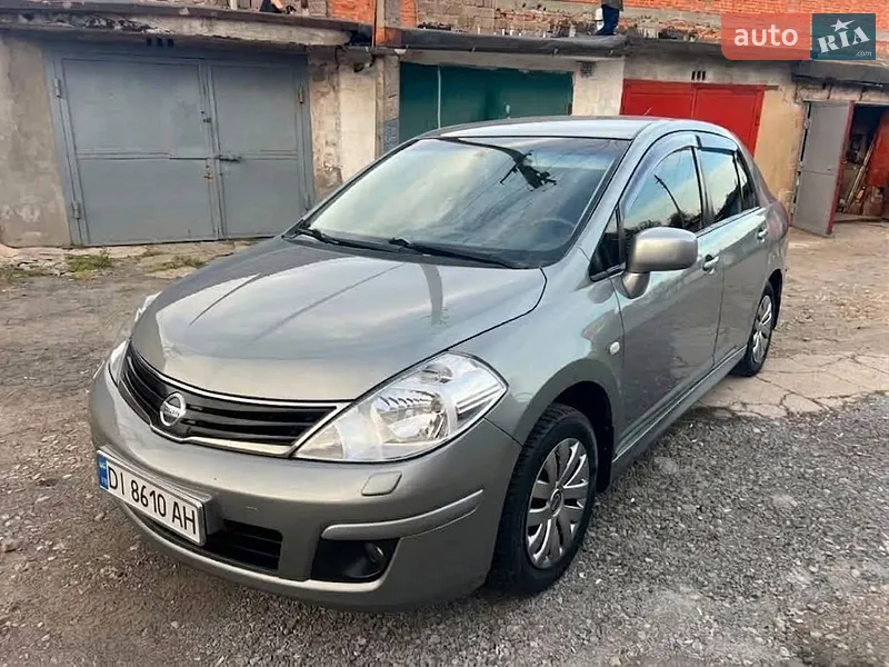 Nissan TIIDA