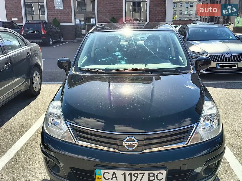 Nissan TIIDA