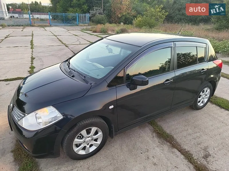 Nissan TIIDA