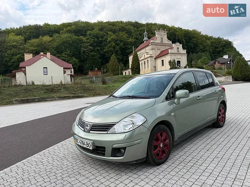 Nissan TIIDA