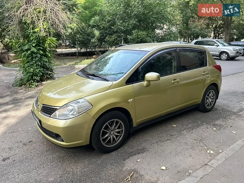 Nissan TIIDA