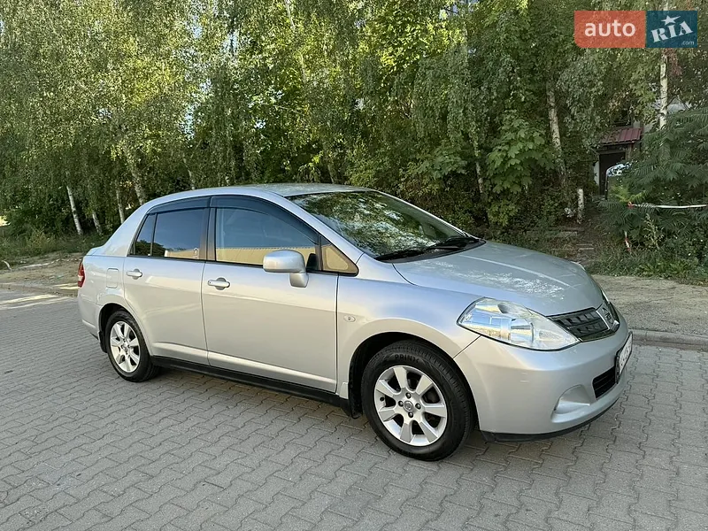 Nissan TIIDA