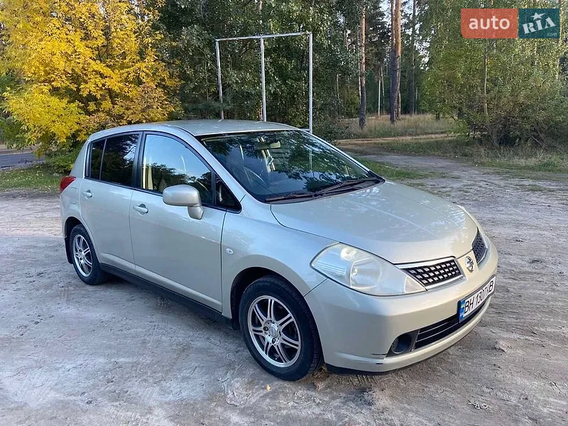 Nissan TIIDA