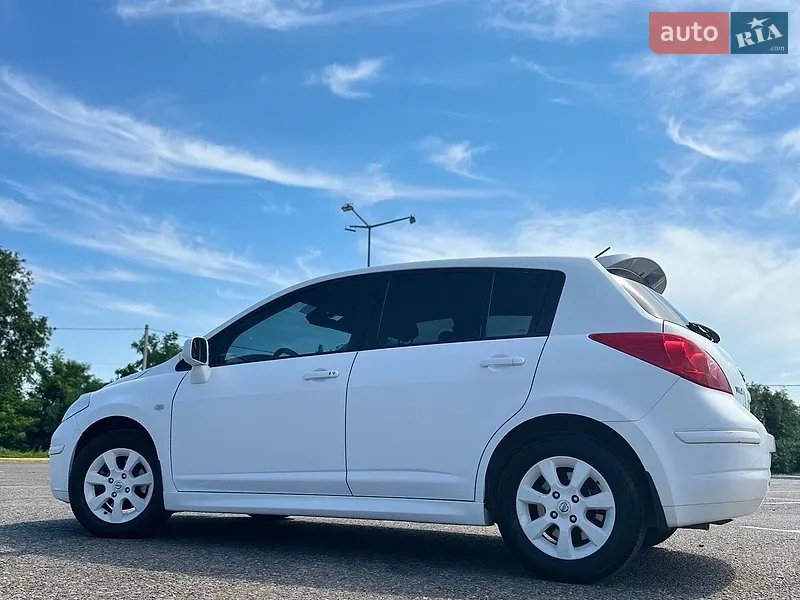Nissan TIIDA